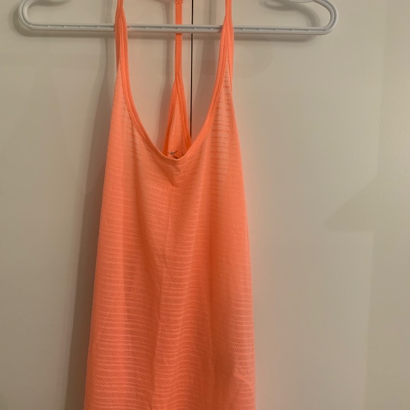 NWT Standard Fit Breathe Tank: Nike - Picture 11 of 16